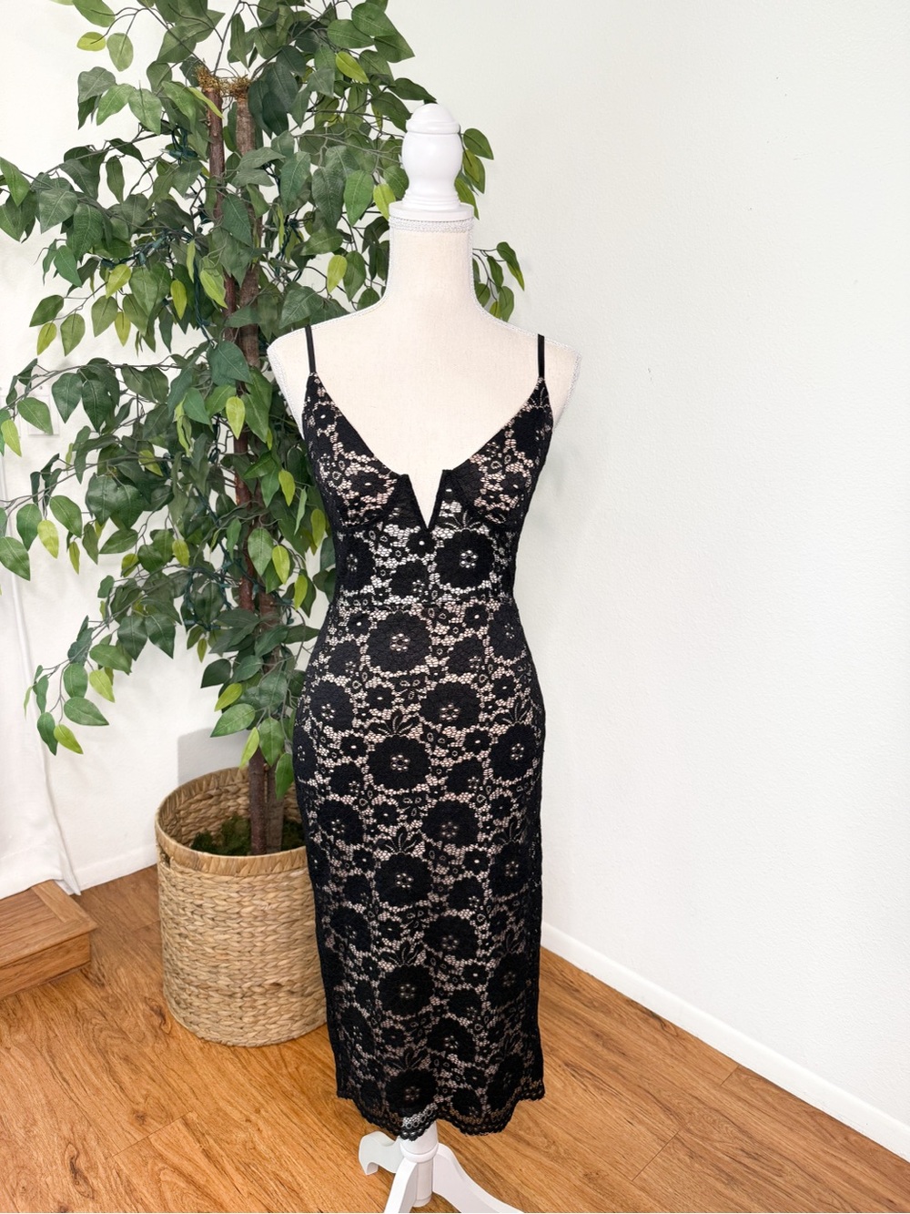 Black Floral Lace Midi Dress Size S Bodycon Cocktail Party Dress - Picture 2 of 7